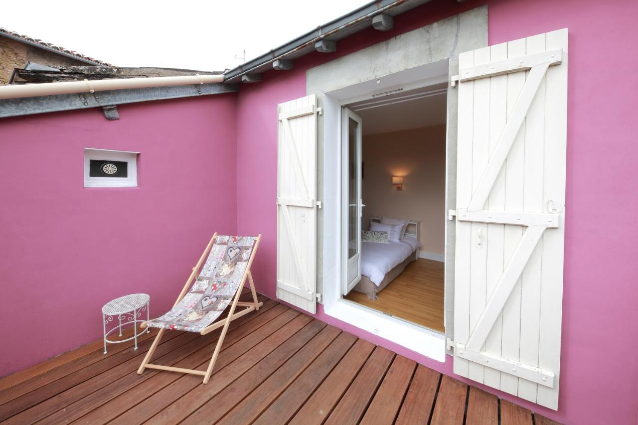 Bed and Breakfast La Loge des Fées Latillé Exterior foto